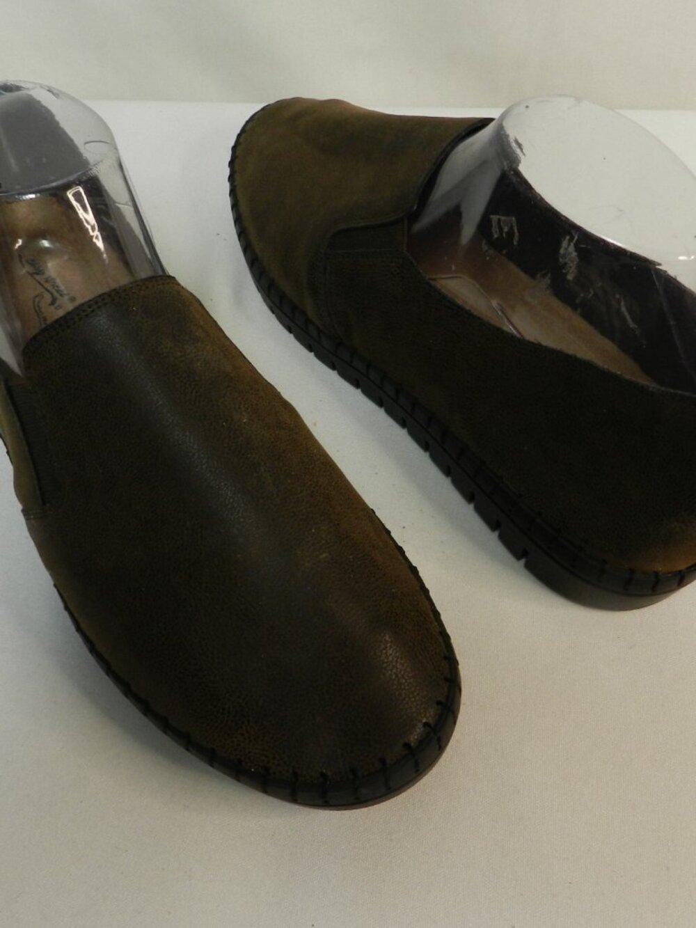 Easy Street Fresh Size Sz 10 Wide brown faux leather comfort slip on Worn Once